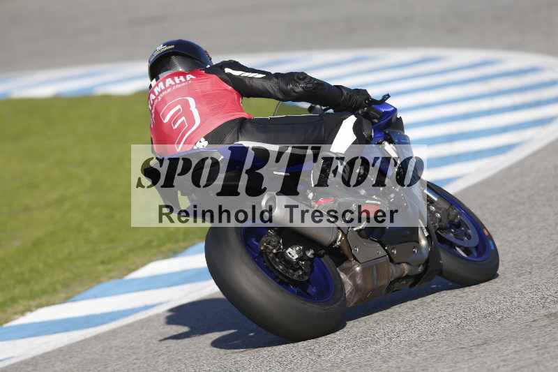 Archiv-2025/02 28.-31.01.2025 Moto Center Thun Jerez/gruen-green/backside